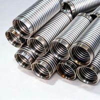 Tuyau flexible d'échappement en acier inoxydable avec bride triangulaire à 3 boulons et tube d'extension pour réparation automobile.