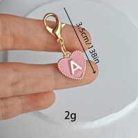Pendentif porte-clés cœur 26 lettres en alliage de zinc, finition émail, fermoir mousqueton, breloque de sac, accessoire initial personnalisé pour cadeau souvenir