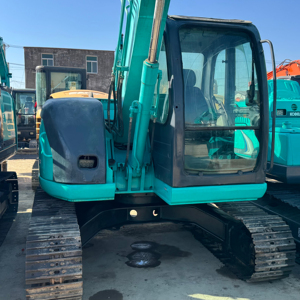 Excavatrice d'occasion Kobelco SK70SR SK60R SK75R de 7 tonnes, fabriquée au Japon, avec moteur, boîte de vitesses, pompe, PLC, prix bas, EPA CE - Product Image 1
