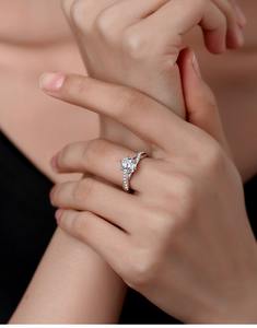 Joyería de Mossanite personalizada al por mayor, anillos de boda de compromiso de plata 925 de 1 quilate, anillo de promesa de diamante cultivado en laboratorio para mujer - Product Image 3