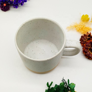 แก้วเซรามิคทรงดาวลายจุดทันสมัย ขายส่ง ดีไซน์สีตัดกันแบบด้านและแบบมัน  รับสกรีนโลโก้สำหรับของขวัญทางธุรกิจและใช้ในครัวเรือน - Product Image 2