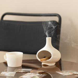Tùy chỉnh phong cách Bắc Âu bóng trắng gốm ống khói dầu Burner handmade hương liệu khuếch tán cho Yoga thiền thư giãn - Product Image 4