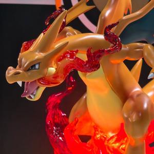 Figurine <span class=keywords><strong>Lumineuse</strong></span> Pokémon Charizard – Cadeau de Collection Anime, Modèle PVC Mignon, Ornement de Bureau - Product Image 3