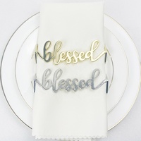 Anneau de serviette élégant et luxueux, écologique, avec lettre 'blessed' en métal triangulaire long, accent de table pour mariages par Cnbongo Decor