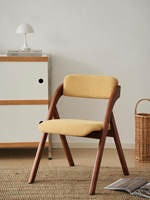 Chaise de salle à manger en bois massif de style mi-siècle, dossier en similicuir français, écologique et durable, pour hôtel et usage domestique, design rétro et décontracté