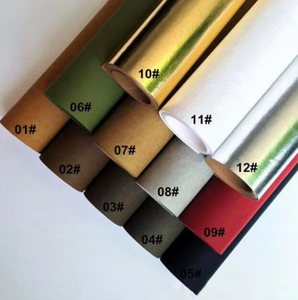 Fabricante de bolsas de papel Kraft lavables plateadas grandes personalizadas para mujer de Baoren, bolsas de compras impermeables brillantes con logotipo - Product Image 6