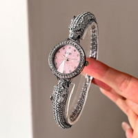 Reloj de Moda para Mujer, Elegante y Estilizado, con Brazalete de Cabeza de Leopardo, Esfera con Indicadores, Minimalista de Lujo Ligero, con Incrustaciones de Diamantes de Cuarzo