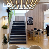 Tente de réception VIP de luxe à deux étages en verre, résistante aux intempéries, avec escalier
