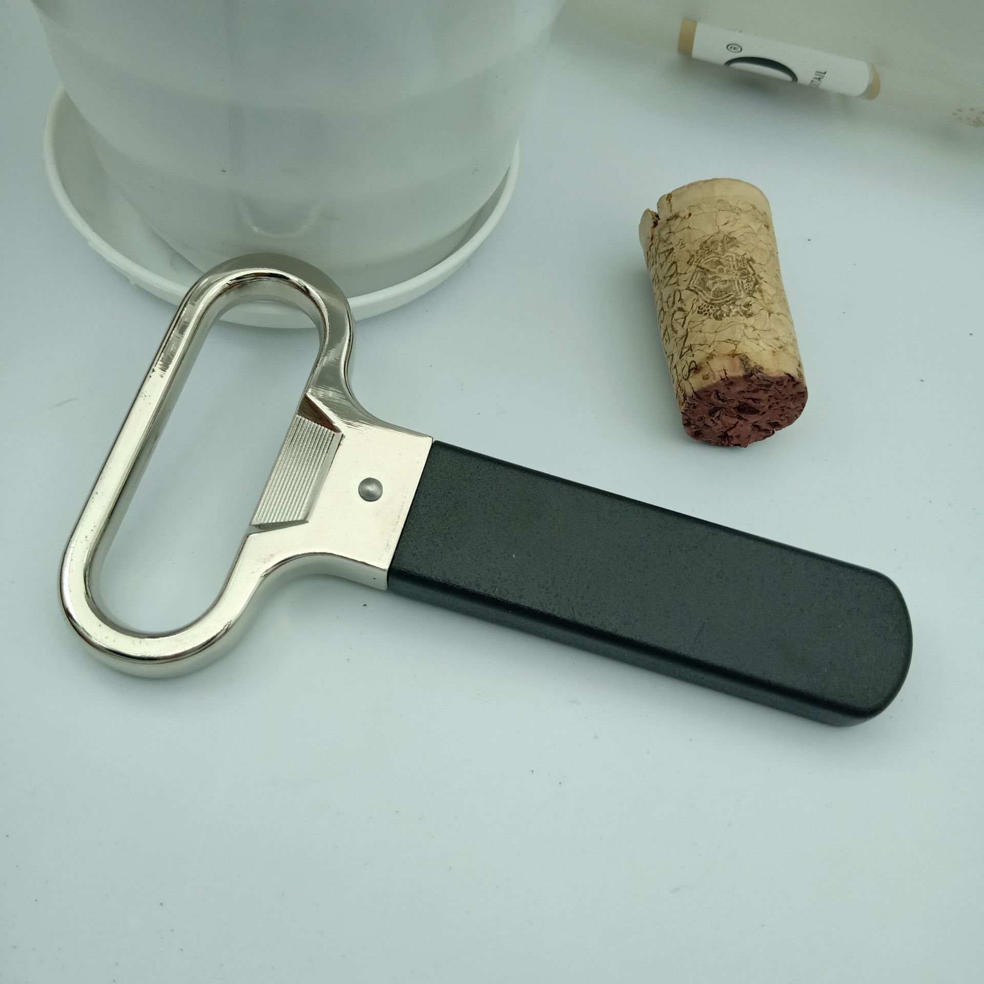 Conjunto negro de vino viejo