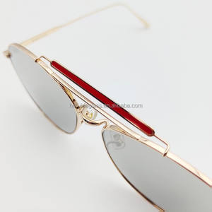 แว่นกันแดดทรงโอวอลแบบมินิมอลสไตล์เรโทรโอเวอร์ไซส์ แฟชั่นดับเบิ้ลบริดจ์ สำหรับทุกเพศ สไตล์นักบินเรโทร - Product Image 4