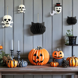 Enfeites de Halloween em Papel 3D em Forma de Colmeia, Caveira, Fantasma, Gato Preto, Dobráveis, Magnéticos, para Uso Interno/Externo, Ecológicos, em Pacote - Product Image 1