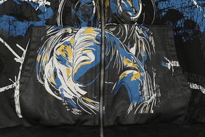 Felpa con Cappuccio Oversize da Uomo in Cotone 100% con Zip e Stampa Grafica 'Mixed Emotion', Giacca Streetwear Nera con Stampa Maschera Antigas e Filo Spinato - Product Image 5