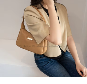 Sac à bandoulière pour femme en cuir PU à fermeture éclair, sac fourre-tout à sangle unique, idéal pour le quotidien et les voyages – Prix de gros abordable - Product Image 5