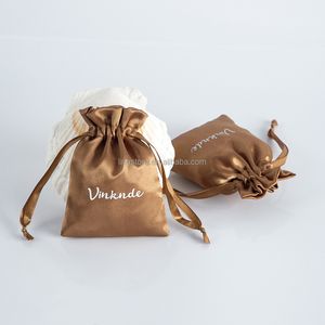 Sacs en satin personnalisés bon marché de 9x12 cm, couleur marron, avec logo, pour bijoux, emballage cadeau en satin de soie avec cordon de serrage pour montre - Product Image 5