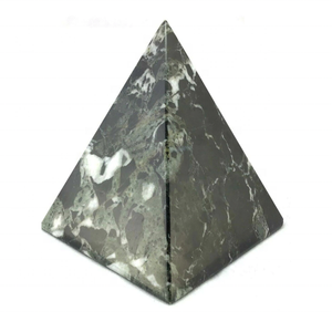 Pyramide en marbre noir avec lignes blanches Technique de pierre sculptée disponible en vrac à prix compétitif - Product Image 4