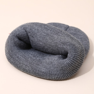Gorros de Punto para Bebés y Niños, Bordados, 100% Poliéster, Unisex, Cálidos, Rojos, de Invierno, para Hombre, Lisos, Cómodos, con Logotipo Personalizado, Venta al Por Mayor - Product Image 4