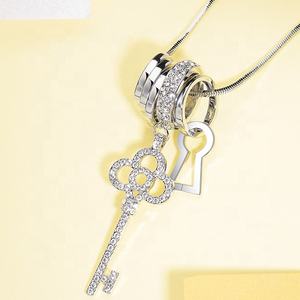 セーター用クリエイティブファッションレディースロングチェーンペンダントネックレスキーネックレス - Product Image 2