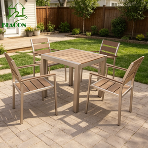 Meubles de terrasse en aluminium brossé, chaise et table en bois, ensemble de table à manger d'extérieur pour restaurant - Product Image 1