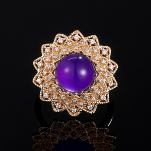 Anello Floreale da Donna con Design a Petali Scintillanti, Gioiello Elegante e Romantico - Product Image 2