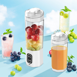 Prepara Jugos Profesionales en Cualquier Lugar <span class=keywords><strong>con</strong></span> esta Licuadora de 700 ml Libre de BPA, <span class=keywords><strong>con</strong></span> Batería de 6000 mAh para una Potente Licuación Inalámbrica en Cualquier Lugar - Product Image 2