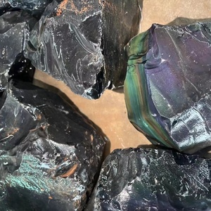Nieuwe Productideeën 2024 Groothandel Van Hoge Kwaliteit Natuurlijke Regenboog Obsidiaan Ruwe Steen Helende Kristallen Ruwe Rots Voor Geschenken Decoratie - Product Image 3