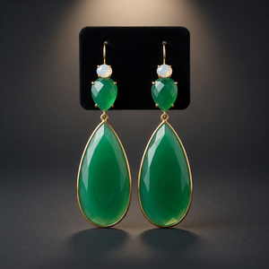 Boucles d'oreilles pendantes en calcédoine verte en forme de goutte d'eau avec pierres précieuses blanc laiteux, bijoux fantaisie dorés, vente en gros - Product Image 2