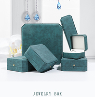 Boîtes à bijoux en cuir PU personnalisées faites à la main avec logo pour les bagues, les boucles d'oreilles, les pendentifs, les colliers, les bracelets, emballage cadeau pour femmes
