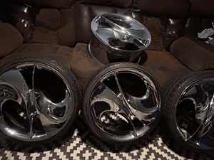 Roda Forjada Personalizada YRO 1/2 Pc 5X112 5x114.3 5x120 Roda Cromada 17 18 19 20 21 22 23 24 Polegadas Roda de Liga Flamejante de 3 Raios - Product Image 5