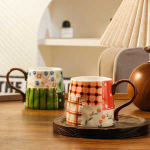 Tasses en céramique personnalisées de haute qualité, motif dessin animé mignon, en grès esthétique, écologiques, compatibles lave-vaisselle et micro-ondes – Vente directe usine - Product Image 2