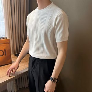T-shirt blanc en tricot à manches courtes pour homme, coupe ajustée, couleur unie, vêtements d'été pour jeunes - Product Image 1