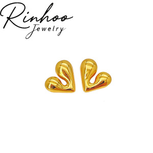 Boucles d'oreilles clous tendance en acier inoxydable 304, plaqué or PVD, motifs nœud, papillon, soleil, cœur, géométriques simples et élégantes pour femme - Product Image 3