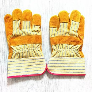 ถุงมือหนังวัวสองชั้นสีเหลืองคลาส C ขนาด 10 นิ้ว สำหรับประกันแรงงาน - Product Image 2