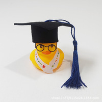 WOWEI Décorations de tableau de bord de voiture en plastique en forme de canard, mini chapeau de cowboy, lunettes de soleil, accessoires mignons de dessin animé anti-stress