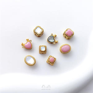 Pendentif <span class=keywords><strong>de</strong></span> <span class=keywords><strong>route</strong></span> trèfle à quatre feuilles en DIY, en or sable à forte rétention <span class=keywords><strong>de</strong></span> couleur, incrusté <span class=keywords><strong>de</strong></span> poudre <span class=keywords><strong>de</strong></span> nacre naturelle - Cerf - Product Image 4