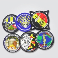 Étiquettes en silicone PVC 3D personnalisées de haute qualité avec votre logo, en relief, pour vêtements, patchs en PVC souple découpés à la forme