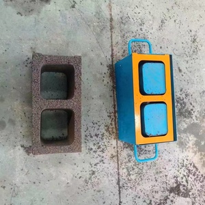La máquina para fabricar ladrillos huecos no requiere electricidad, es fácil de operar y ofrece alta movilidad. - Product Image 2
