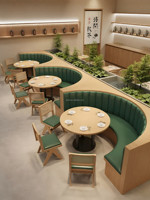 Orientalischer Massivholz Runder Esstisch Geflochtener Rattan X-Rahmen Grüner PU-Sessel Zen-Tee Café Restaurant Möbel Großhandel