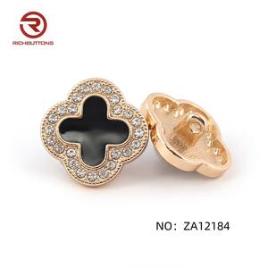 Botón de costura vaquero en relieve con logotipo de metal personalizado Botones decorativos de estilo vintage con técnica de chapado Vástago directo de fábrica - Product Image 4