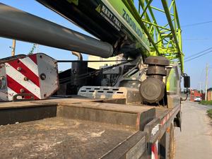 Well Maintained Zoomlion ZTC350T 35Ton Mobile <b>Crane</b>, Steady Lifting & Original Weichai Engine for Building Work - Product Image 6