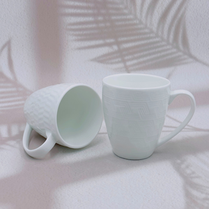 Mug en porcelaine 3D gaufré style nordique, très demandé - Logo personnalisé, certifié BSCI/LFGB, cadeau d'entreprise personnalisable, réutilisable, sans danger pour les aliments - Product Image 4