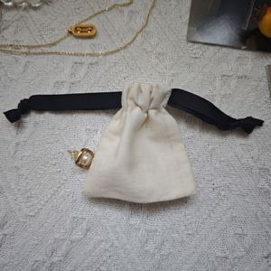 Sac en coton imprimé avec logo personnalisé, pochette en coton naturel, sac en mousseline à cordon 100% coton GOTS, sac à bijoux - Product Image 5