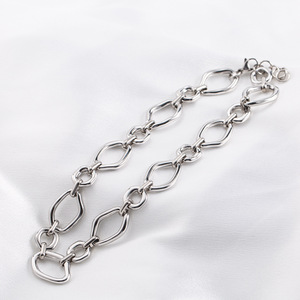 yunnique Geometric Elliptical Link <b>Chain</b> Necklace Unisex Everyday Wear Silver Tone <b>Titanium</b> Steel Clavicle <b>Chain</b> XYN0247 - Product Image 4