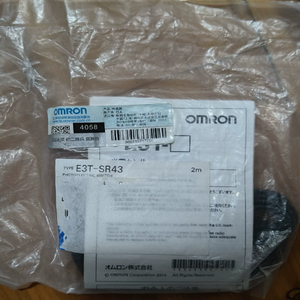 <span class=keywords><strong>1</strong></span> Stück E3TSR43 E3TSR43 Fotoelektrischer Schalter Versand - Product Image 1