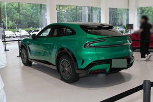 Nuova Auto Elettrica EV ad Alta Velocità 240 Km/h, 5 Porte, 5 Posti, SUV YU7 - Product Image 4