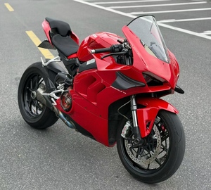 Utilisé pour la Ducati <span class=keywords><strong>Panigale</strong></span> <span class=keywords><strong>V4</strong></span> 2021. Motocyclettes sportives de 1100 cm³. Disposer d'un ABS. Motocyclettes d'occasion de haute qualité. - Product Image 1