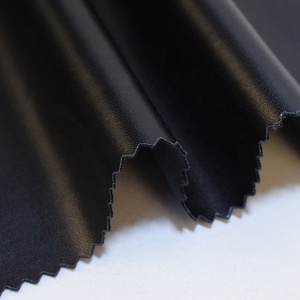 Đen sáng bóng PU tổng hợp căng da cho hàng may mặc quần áo Áo khoác tùy chỉnh giả da - Product Image 2