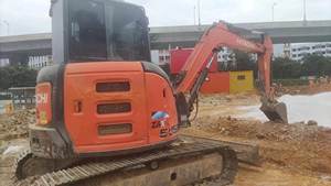 Miniexcavadora Usada Hitachi ZX55USR de 5.5 Toneladas, Motor PLC, Lista para Enviar, Bomba Hidráulica, Rodamiento, Caja de Cambios, Motor de Engranajes - Product Image 3