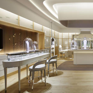 High-End <span class=keywords><strong>LED</strong></span>-Licht Vitrine Desktop Glass chutz Echtes Leder Oval Vitrine mit Requisiten für Schmuck <span class=keywords><strong>Display</strong></span> - Product Image 3