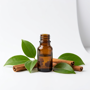 Proveedor de Aceite Esencial de Hoja de Canela 100% Puro con Eugenol para el Cuidado de la Piel y Aromaterapia de la India - Product Image 1