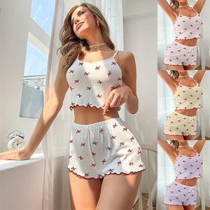 Nuevo conjunto de camisola y pantalones cortos florales acanalados de moda europea y americana para el hogar, pijamas frescos y casuales para el hogar. - Product Image 2